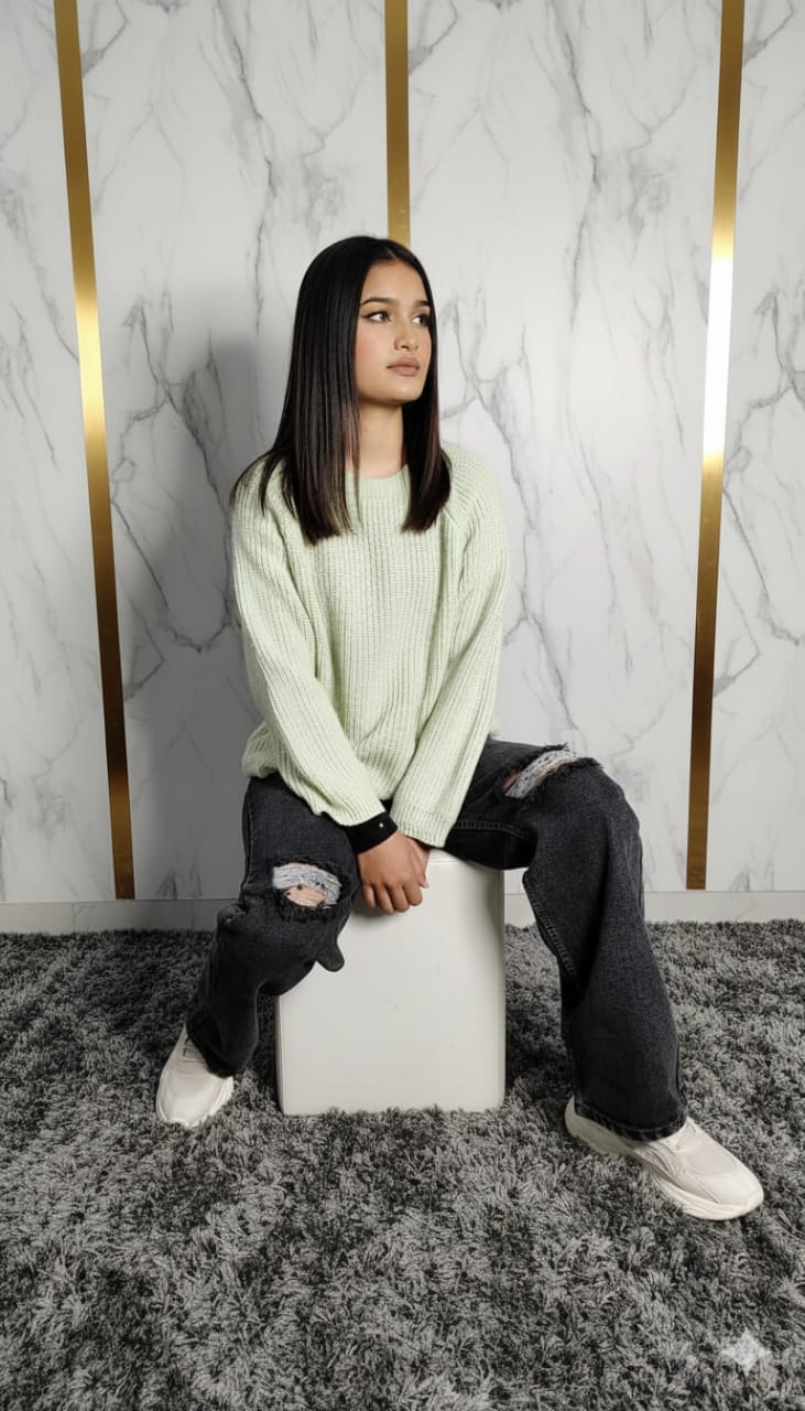 Girls and women baggy jeans